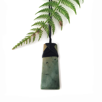 Pounamu Pendant Lashed Toki