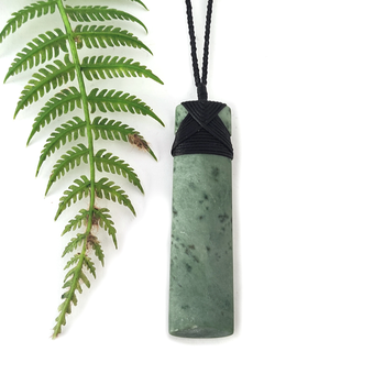 Pounamu Pendant Lashed Toki