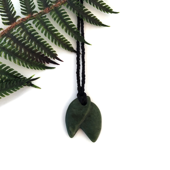 Rimu Pounamu Pendant Simple Flower Bud 