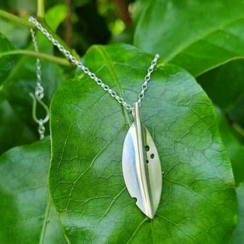 Pohutukawa Leaf Pendant Medium