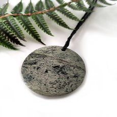 Pounamu Pendant Simple Disc-jewellery-The Vault