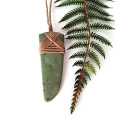 Pounamu Pendant Lashed Blade-jewellery-The Vault