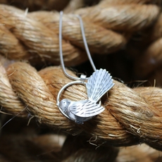 Circle Fantail Pendant Silver Medium-jewellery-The Vault