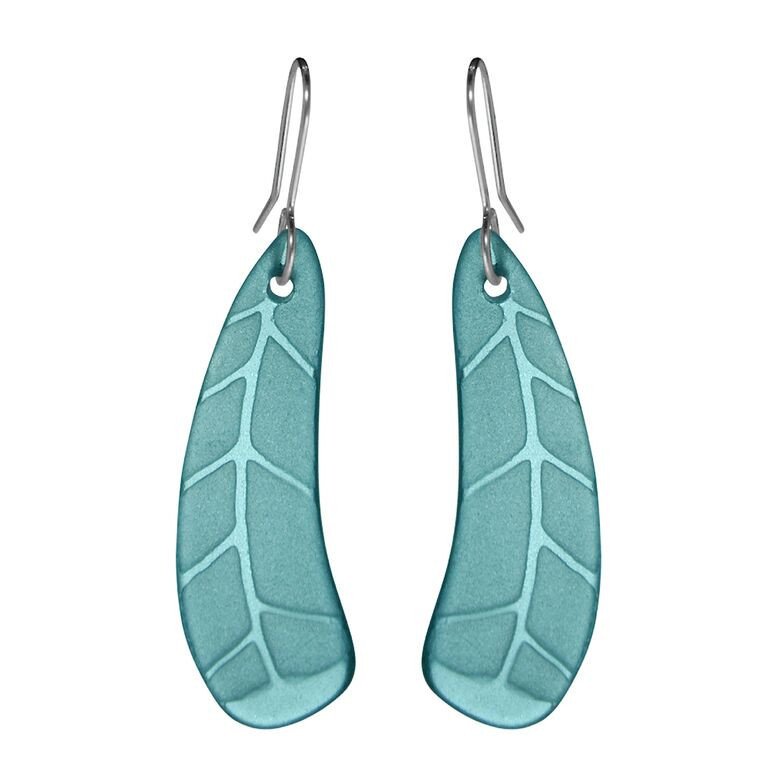 Light earrings in the shape of angel wings – Teo Geo